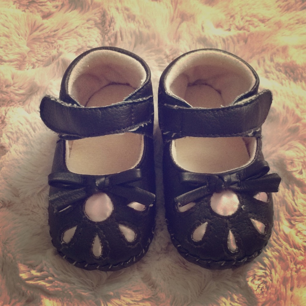 Crib shoes for baby girl